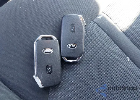 2021 Kia K5 Lxs z USA, uszkodzony, nr VIN 5XXG14J28MG030368